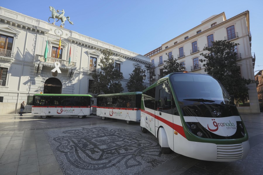 Granada City Tour Hop on Hop off Touriztenzug - 2 Tage